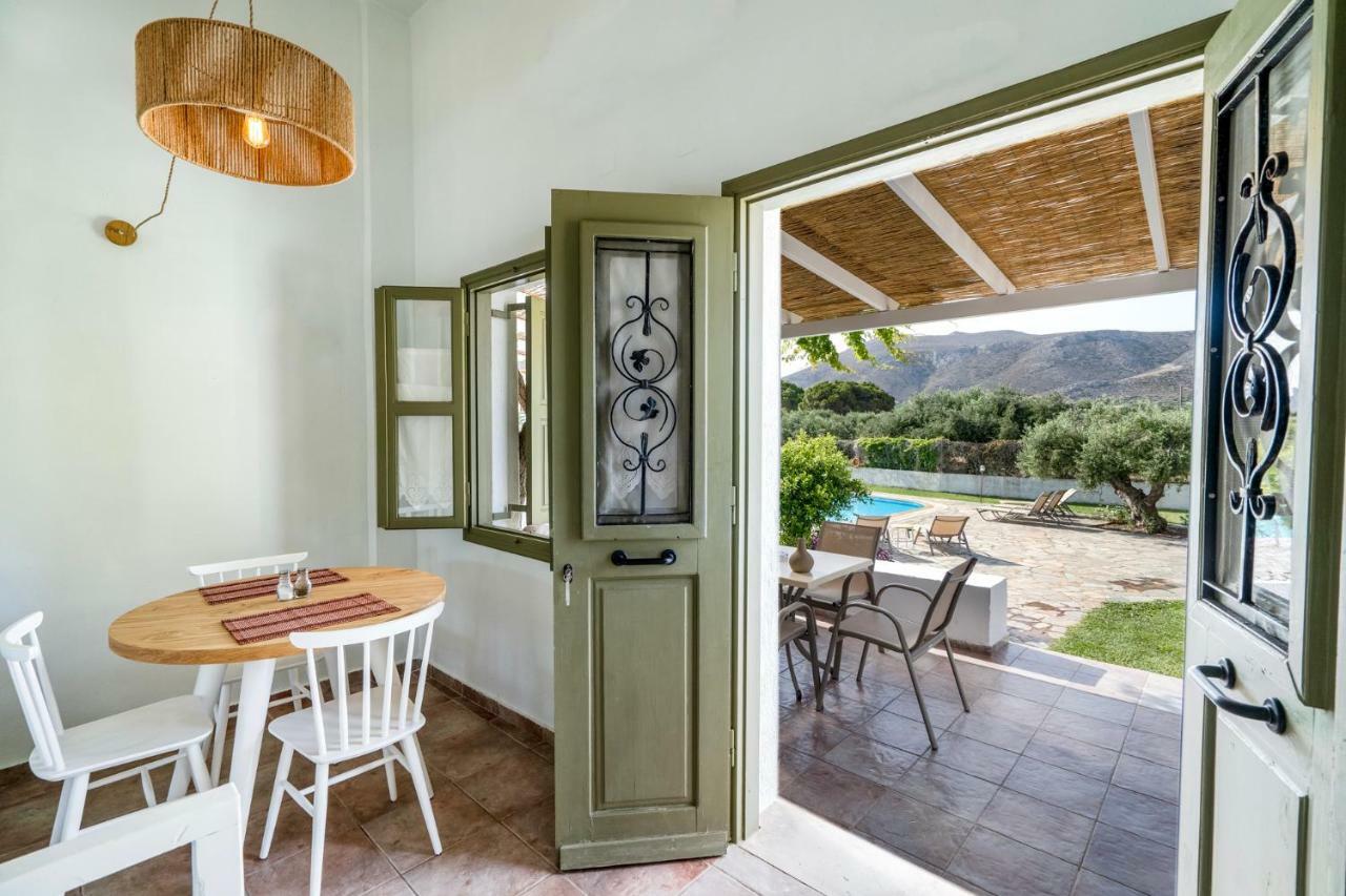Aeolus Pool Apts Palekastro Bagian luar foto